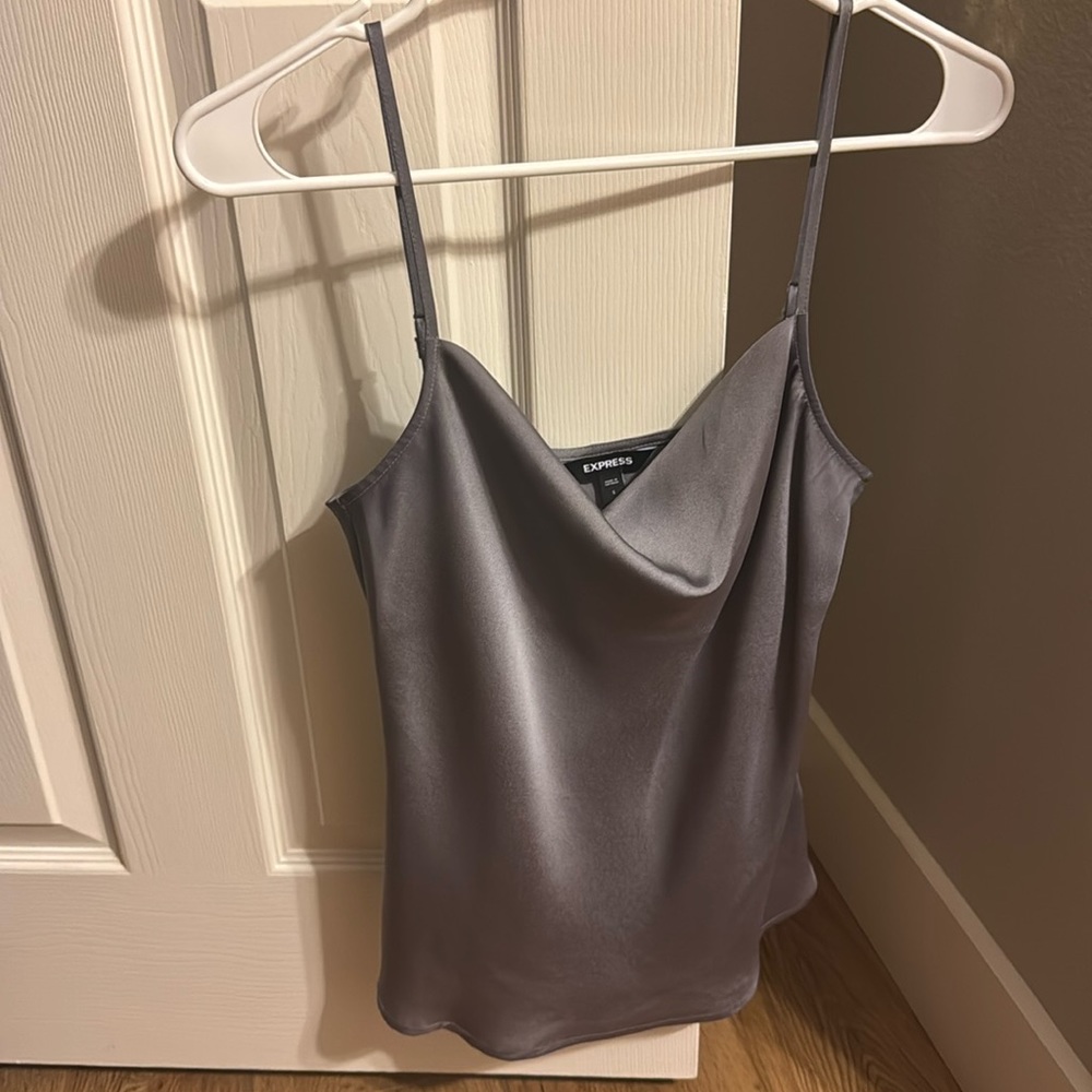 Grey cowbell top